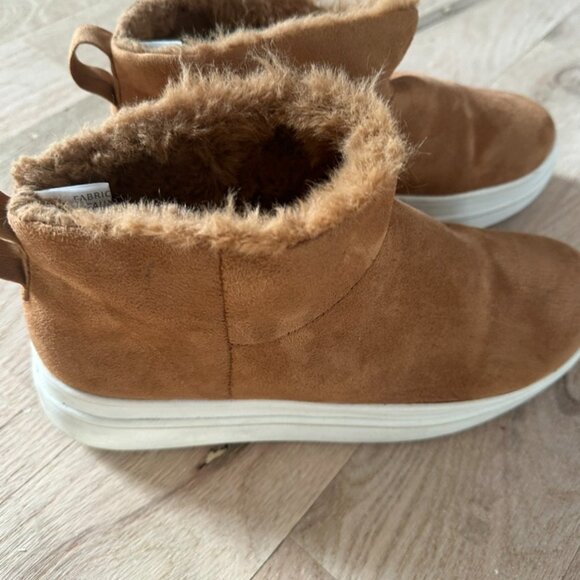 J/SLIDES Faux Fur-Lined Microsuede Booties size 8.5 - Picture 2 of 7